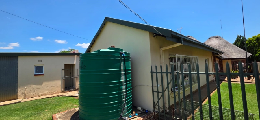 8 Bedroom Property for Sale in Meiringspark North West